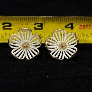 MONET (signed) Vintage White Enamel, Gold Tone Dogwood Flower clip on earrings